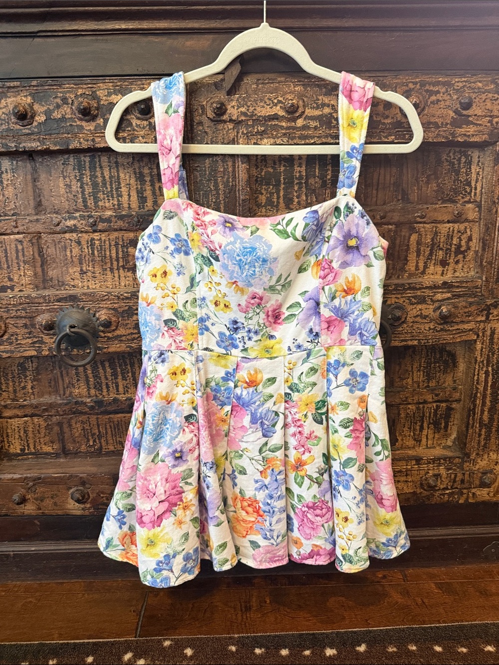 Hausen Floral Romper Size Large!